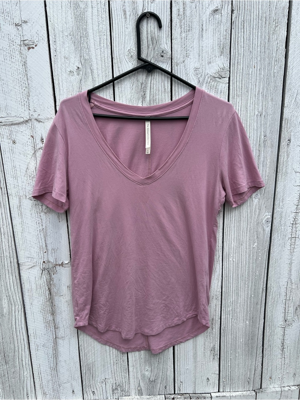 Babaton Mauve Pink V-Neck Short Sleeve Tee